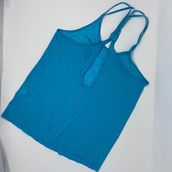 Nike dri-fit top - Picture 5 of 5